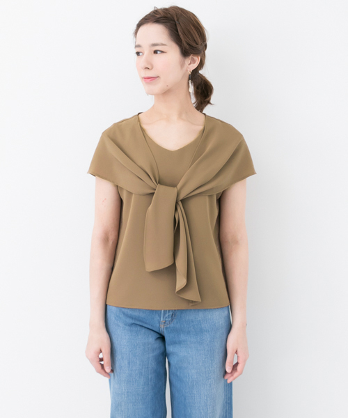 URBAN RESEARCH(アーバンリサーチ)の「UR 前結びドビークロスブラウス(シャツ/ブラウス・レディース・キャメル/ベージュ系その他/ネイビー・FREE)」の7枚目の写真