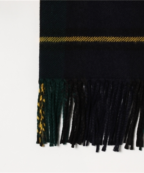 NATURAL BEAUTY BASIC（ナチュラルビューティーベーシック）の「ワイドトラディショナルチェックマフラー（ストール/ショール・レディース・ホワイト系その他/レッド/ネイビー・ﾌﾘ-）」の4枚目の写真