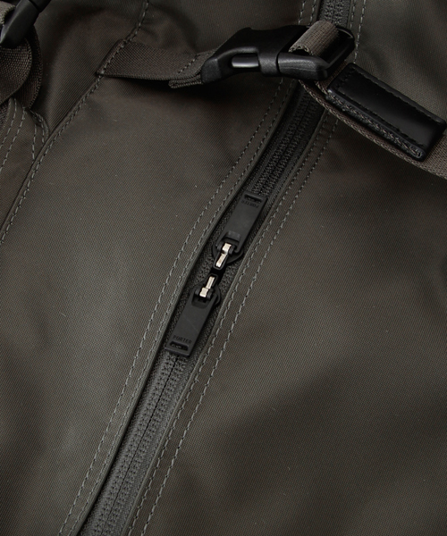 PORTER（ポーター）の「PORTER LIFT RUCKSACK <B印 YOSHIDA SELECT>（バックパック/リュック・メンズ・ブラック/カーキ/ネイビー/その他1・ONE SIZE）」の12枚目の写真