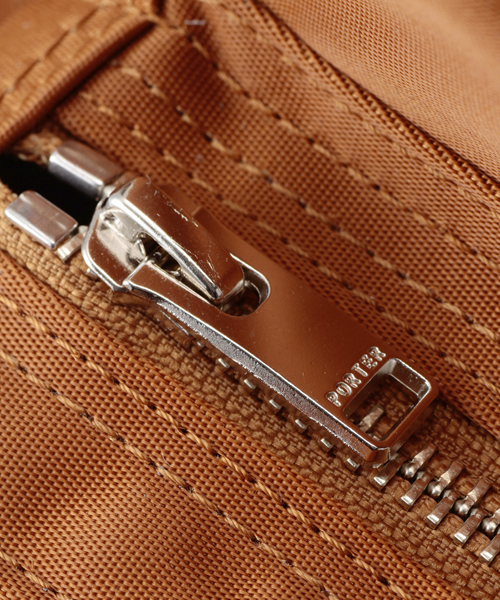 PORTER（ポーター）の「PORTER LIFT RUCKSACK <B印 YOSHIDA SELECT>（バックパック/リュック・メンズ・ブラック/カーキ/ネイビー/その他1・ONE SIZE）」の13枚目の写真
