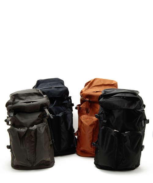 PORTER（ポーター）の「PORTER LIFT RUCKSACK <B印 YOSHIDA SELECT>（バックパック/リュック・メンズ・ブラック/カーキ/ネイビー/その他1・ONE SIZE）」の8枚目の写真