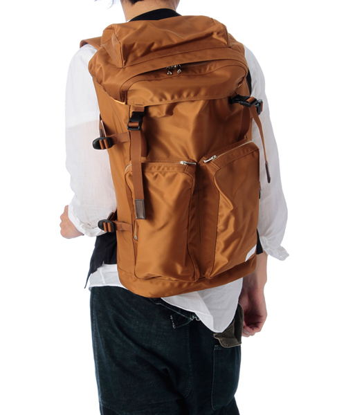PORTER（ポーター）の「PORTER LIFT RUCKSACK <B印 YOSHIDA SELECT>（バックパック/リュック・メンズ・ブラック/カーキ/ネイビー/その他1・ONE SIZE）」の10枚目の写真