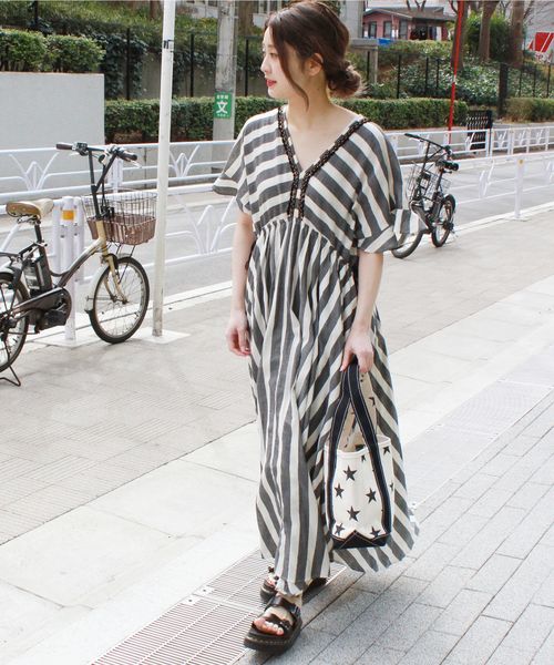 Dr. Martens(ドクターマーチン)の「【Dr.Martens/ドクターマーチン】 2ストラップスリッポン#(サンダル・レディース・ブラック・22.5/23.5/24.5)」の2枚目の写真