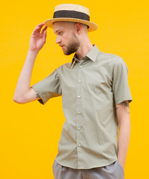 UNITED TOKYO（ユナイテッドトウキョウ）の「モンティブロードレギュラーカラーショートスリーブシャツ（シャツ/ブラウス・メンズ・ベージュ/カーキ/サックスブルー/ブラック/オフホワイト・1/2/4/3）」の4枚目の写真