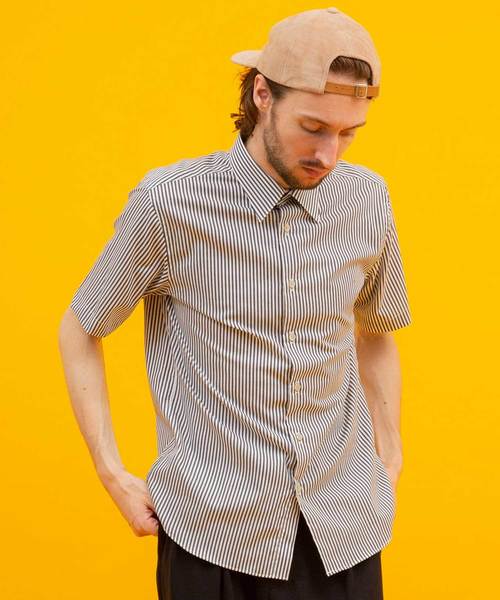 UNITED TOKYO（ユナイテッドトウキョウ）の「モンティブロードレギュラーカラーショートスリーブシャツ（シャツ/ブラウス・メンズ・ベージュ/カーキ/サックスブルー/ブラック/オフホワイト・1/2/4/3）」の2枚目の写真