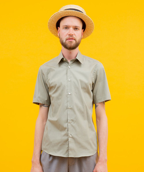 UNITED TOKYO（ユナイテッドトウキョウ）の「モンティブロードレギュラーカラーショートスリーブシャツ（シャツ/ブラウス・メンズ・ベージュ/カーキ/サックスブルー/ブラック/オフホワイト・1/2/4/3）」の8枚目の写真