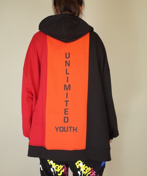 rovtski(ロフトスキー)の「rovtski 【ビッグシルエット】裏毛 プリント BIG PARKA F(パーカー・レディース・ホワイト/ブラック/グリーン・FREE)」の3枚目の写真