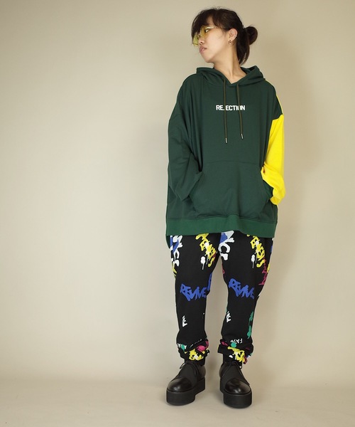 rovtski(ロフトスキー)の「rovtski 【ビッグシルエット】裏毛 プリント BIG PARKA F(パーカー・レディース・ホワイト/ブラック/グリーン・FREE)」の4枚目の写真