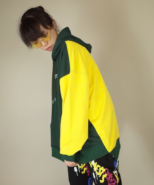 rovtski(ロフトスキー)の「rovtski 【ビッグシルエット】裏毛 プリント BIG PARKA F(パーカー・レディース・ホワイト/ブラック/グリーン・FREE)」の9枚目の写真