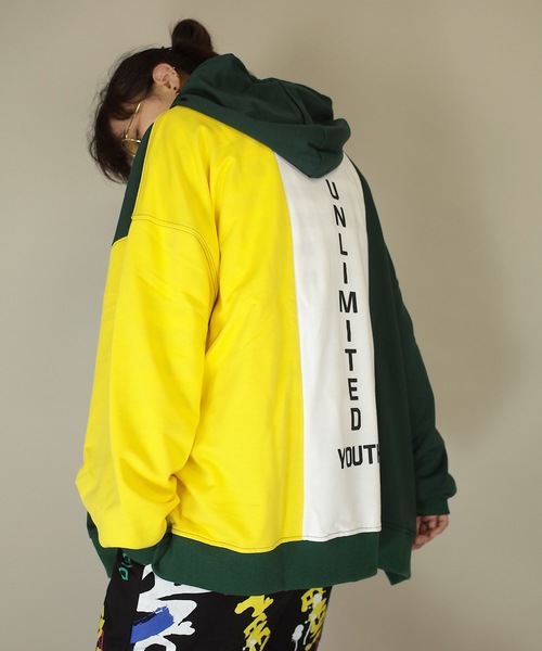 rovtski(ロフトスキー)の「rovtski 【ビッグシルエット】裏毛 プリント BIG PARKA F(パーカー・レディース・ホワイト/ブラック/グリーン・FREE)」の10枚目の写真