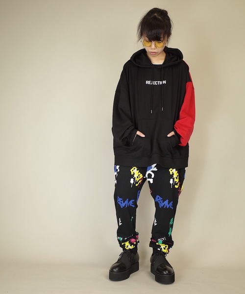 rovtski(ロフトスキー)の「rovtski 【ビッグシルエット】裏毛 プリント BIG PARKA F(パーカー・レディース・ホワイト/ブラック/グリーン・FREE)」の13枚目の写真
