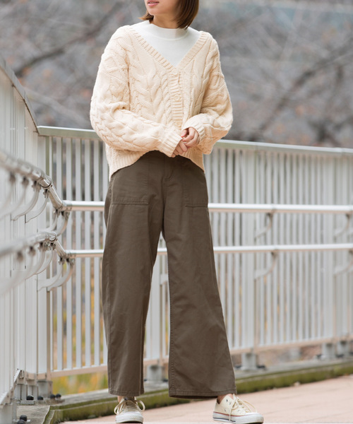 Luz Llena(ラズレナ)の「ケーブル編みボタン付ショートカーデ(カーディガン/ボレロ・レディース・チャコールグレー/ベージュ/パープル/アイボリー・MEDIUM)」の13枚目の写真