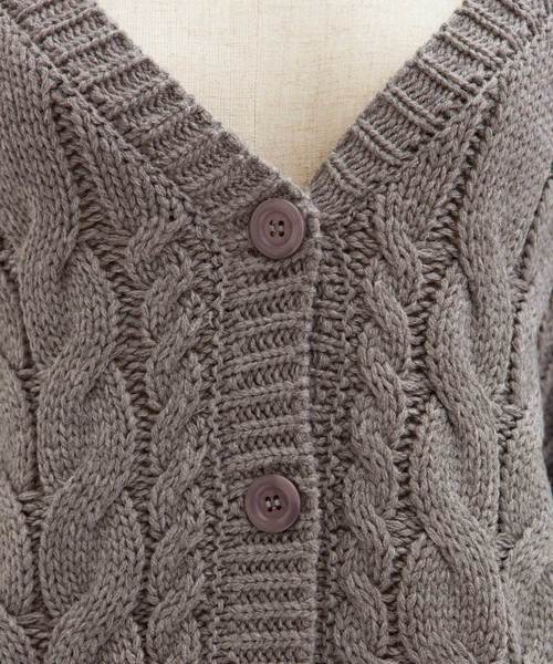 Luz Llena(ラズレナ)の「ケーブル編みボタン付ショートカーデ(カーディガン/ボレロ・レディース・チャコールグレー/ベージュ/パープル/アイボリー・MEDIUM)」の12枚目の写真