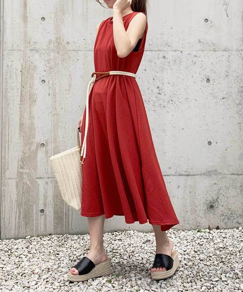 KOBE LETTUCE（コウベレタス）の「サーマル素材ノースリーブカットフレアワンピース（ワンピース・レディース・オフホワイト/ベージュ/ピンク/オレンジ/カーキ/ブラウン/ブラック・FREE）」の7枚目の写真