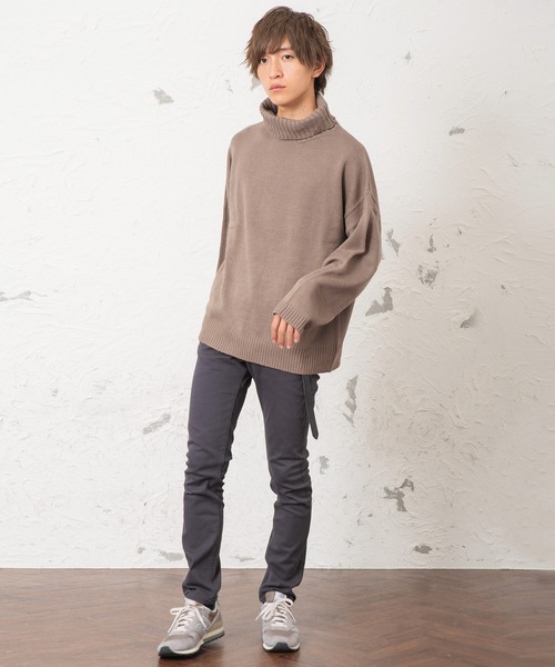 MinoriTY（マイノリティ）の「オフタートルビッグニット（ニット/セーター・メンズ・ホワイト/ブラック/ベージュ・LL/M/L）」の6枚目の写真