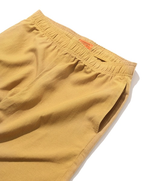 UNIVERSAL OVERALL(ユニバーサルオーバーオール)の「UNIVERSAL OVERALL × JACK & MARIE 【別注】LINEN MIX CHEF SHORTS (ユニバーサルオーバーオール ジャックアンドマリー リネンMIXシェフショーツ)(2colors)(ショーツ サンドベージュ オリーブドラブ)(その他パンツ・メンズ・サンドベージュ/オリーブドラブ・S/M/L)」の3枚目の写真