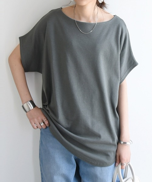 and it_(アンドイット)の「BeコルテVネックドルマンカットソー(半袖)(Tシャツ/カットソー・レディース・チャコール/ライトカーキ/ライトブラウン/アイボリー/ブラック/ブルーグリーン/ライトグレー/ベージュ/パープル/レッド/ブルー/グリーン/ホワイト系1/ホワイト系2/ブラウン系1/ブラウン系2/ターコイズブルー系2/レッド系1/レッド系2/ブラック系2/カーキ系2/グリーン系1/ブルー系2/パープル系2/ブルー系1/ベージュ系2/グリーン系2/パープル系1/グレー系2/ライトグレー系1/ライトグレー系2/グレー系1/ベージュ系1/カーキ系1/ブラック系1・FREE)」の11枚目の写真