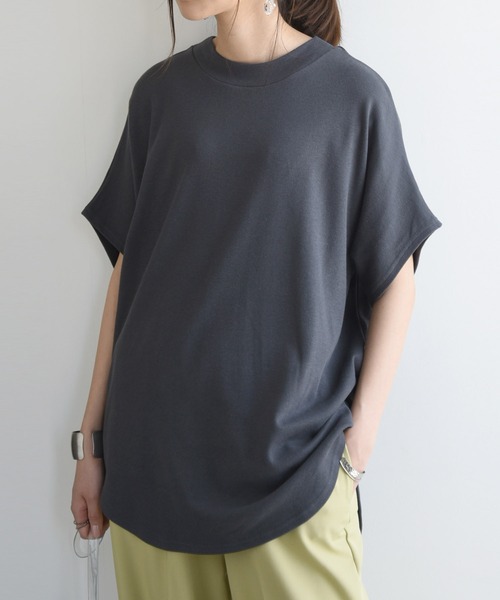 and it_(アンドイット)の「BeコルテVネックドルマンカットソー(半袖)(Tシャツ/カットソー・レディース・チャコール/ライトカーキ/ライトブラウン/アイボリー/ブラック/ブルーグリーン/ライトグレー/ベージュ/パープル/レッド/ブルー/グリーン/ホワイト系1/ホワイト系2/ブラウン系1/ブラウン系2/ターコイズブルー系2/レッド系1/レッド系2/ブラック系2/カーキ系2/グリーン系1/ブルー系2/パープル系2/ブルー系1/ベージュ系2/グリーン系2/パープル系1/グレー系2/ライトグレー系1/ライトグレー系2/グレー系1/ベージュ系1/カーキ系1/ブラック系1・FREE)」の12枚目の写真