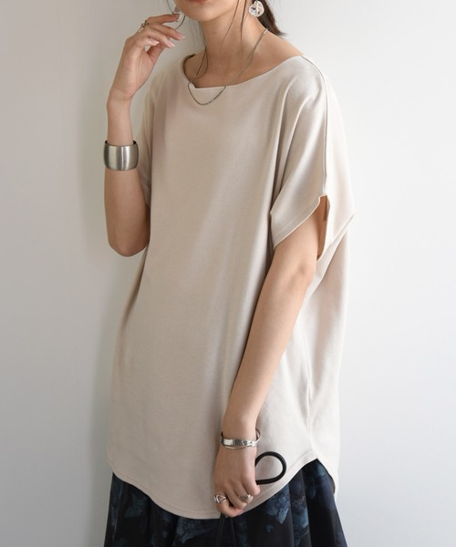 and it_(アンドイット)の「BeコルテVネックドルマンカットソー(半袖)(Tシャツ/カットソー・レディース・チャコール/ライトカーキ/ライトブラウン/アイボリー/ブラック/ブルーグリーン/ライトグレー/ベージュ/パープル/レッド/ブルー/グリーン/ホワイト系1/ホワイト系2/ブラウン系1/ブラウン系2/ターコイズブルー系2/レッド系1/レッド系2/ブラック系2/カーキ系2/グリーン系1/ブルー系2/パープル系2/ブルー系1/ベージュ系2/グリーン系2/パープル系1/グレー系2/ライトグレー系1/ライトグレー系2/グレー系1/ベージュ系1/カーキ系1/ブラック系1・FREE)」の17枚目の写真