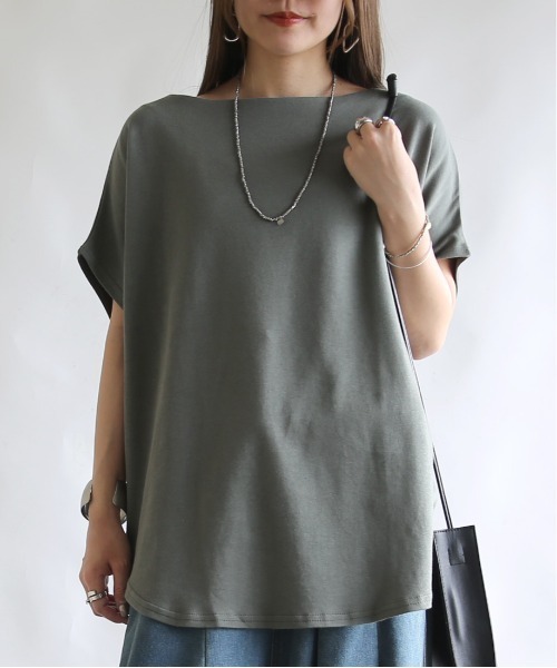 and it_(アンドイット)の「BeコルテVネックドルマンカットソー(半袖)(Tシャツ/カットソー・レディース・チャコール/ライトカーキ/ライトブラウン/アイボリー/ブラック/ブルーグリーン/ライトグレー/ベージュ/パープル/レッド/ブルー/グリーン/ホワイト系1/ホワイト系2/ブラウン系1/ブラウン系2/ターコイズブルー系2/レッド系1/レッド系2/ブラック系2/カーキ系2/グリーン系1/ブルー系2/パープル系2/ブルー系1/ベージュ系2/グリーン系2/パープル系1/グレー系2/ライトグレー系1/ライトグレー系2/グレー系1/ベージュ系1/カーキ系1/ブラック系1・FREE)」の21枚目の写真