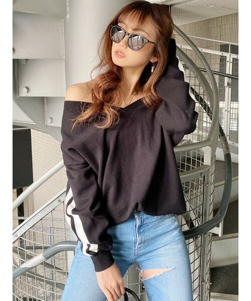 GYDA（ジェイダ）の「2linesVネックニットTOPS（ニット/セーター・レディース・ブラック/ベージュ/オフホワイト/ピンク・FREE）」の15枚目の写真