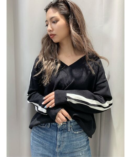 GYDA（ジェイダ）の「2linesVネックニットTOPS（ニット/セーター・レディース・ブラック/ベージュ/オフホワイト/ピンク・FREE）」の10枚目の写真