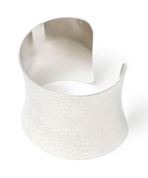 a.v.max:型押しバングル