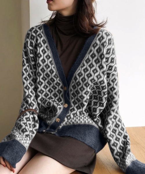 ABITOKYO（アビトーキョー）の「ジャガード柄 ランダム配色トライバル ニットカーディガン（カーディガン/ボレロ・レディース・ブラック/ベージュ/ブラウン/ピンク/ネイビー/カーキ・FREE）」の5枚目の写真