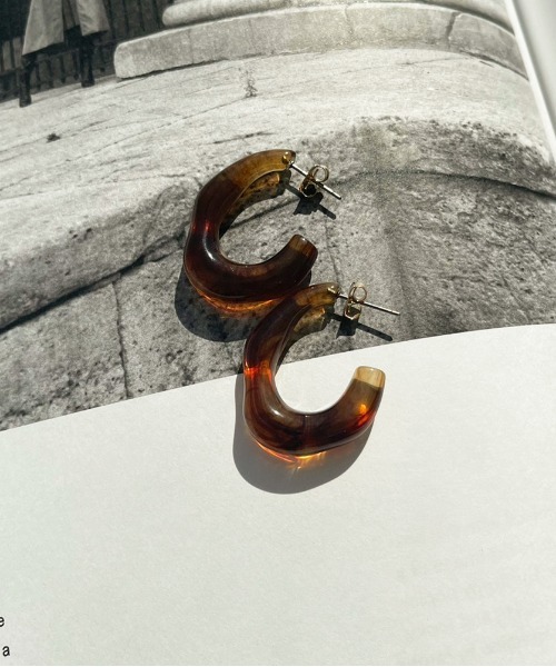 apres jour mignon(アプレジュールミニョン)の「【apresjour mignon×ARIAZ】アソートカラーピアス(ピアス(両耳用)・レディース・ライトブラウン/グレイッシュベージュ/モカ/アイボリー/オフホワイト/ダークブラウン/マスタード/その他・ONESIZE)」の3枚目の写真