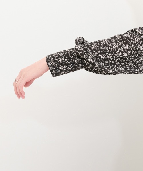 kicuri(キクリ)の「【低身長向けSサイズ】花柄切り替えワンピース(ワンピース・レディース・チャコールグレー・SMALL/X-SMALL)」の5枚目の写真