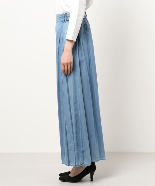 Cepica(セピカ)の「テンセルデニムタックワイドパンツ(デニムパンツ・レディース・サックスブルー・FREE)」の2枚目の写真