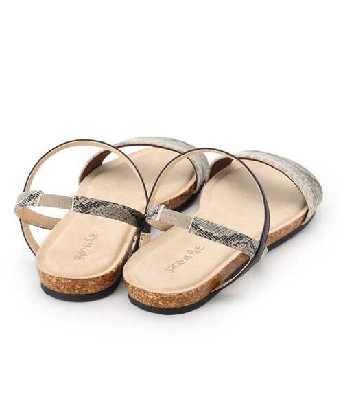 SHOO・LA・RUE(シューラルー)の「◆配色ストラップフラットサンダル(サンダル・レディース・ブラック系3/シルバー系4/ゴールド系4/ベージュ系その他2・25/35/45)」の10枚目の写真