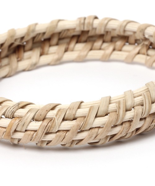 LAKOLE（ラコレ）の「ラタンバングル / 949860（バングル/リストバンド・レディース・ナチュラル・FREE）」の2枚目の写真