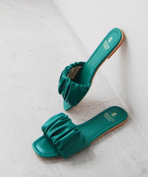 ROPE' PICNIC（ロペピクニック）の「シャーリングスライドフラットサンダル（サンダル・レディース・ブラック/ブラウン/グリーン系その他・M/L）」の3枚目の写真