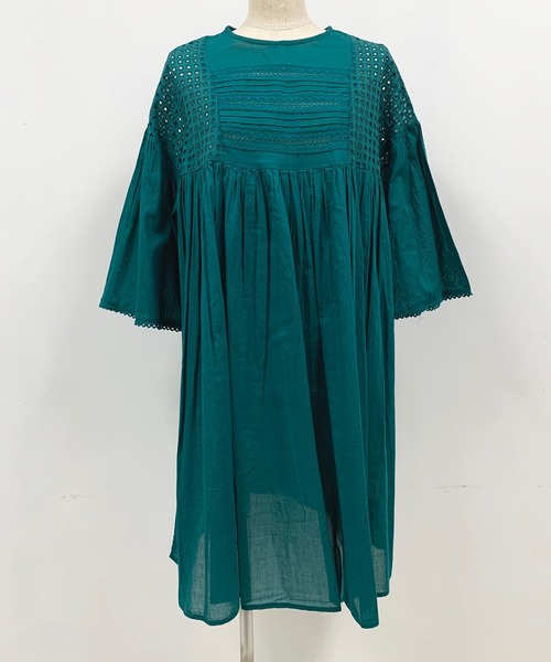 PICCIN（ピッチン）の「カットワークレース切り替えチュニック（シャツ/ブラウス・レディース・チャコールグレー/グリーン/オフホワイト・M）」の6枚目の写真