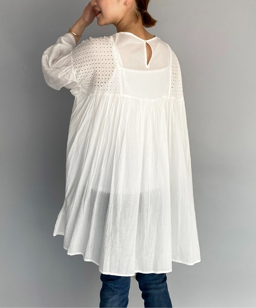 PICCIN（ピッチン）の「カットワークレース切り替えチュニック（シャツ/ブラウス・レディース・チャコールグレー/グリーン/オフホワイト・M）」の18枚目の写真