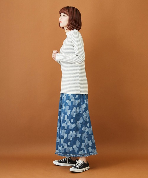 CUBE SUGAR（キューブシュガー）の「ショートスラブフライスボーダー長袖フリルスタンド衿（Tシャツ/カットソー・レディース・ブラック×ホワイト/グレー×ホワイト・M）」の4枚目の写真