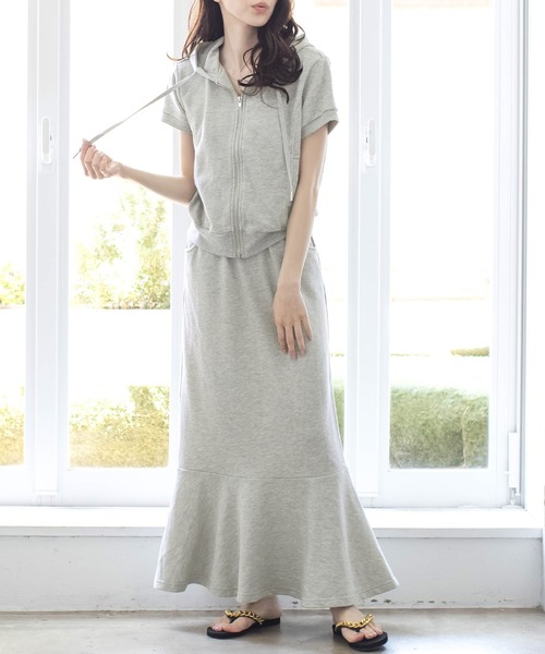 Julia Boutique（ジュリアブティック）の「スウェットパーカー＆マーメイドスカートセットアップ/21115（アンサンブル・レディース・ブラック/グレー/ピンク/ミント・ONE）」の3枚目の写真