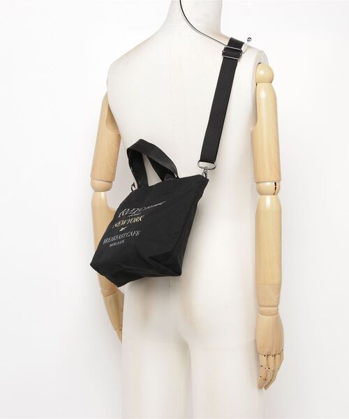Reebok（リーボック）の「クラシックス ブランチ トート バッグ / Classics Brunch Tote Bag（トートバッグ・メンズ・アイボリー/ブラック・FREE）」の3枚目の写真