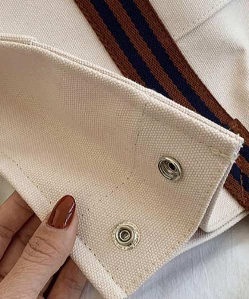 SETUP7(セットアップセブン)の「ストライプテープがアクセント♪【SETUP7】メゾンワイドテープ手提げトートバッグ(トートバッグ・レディース・ネイビー/ホワイト/ブラウン/ブラック/グレー/ホワイト系1/ホワイト系2・FREE)」の12枚目の写真