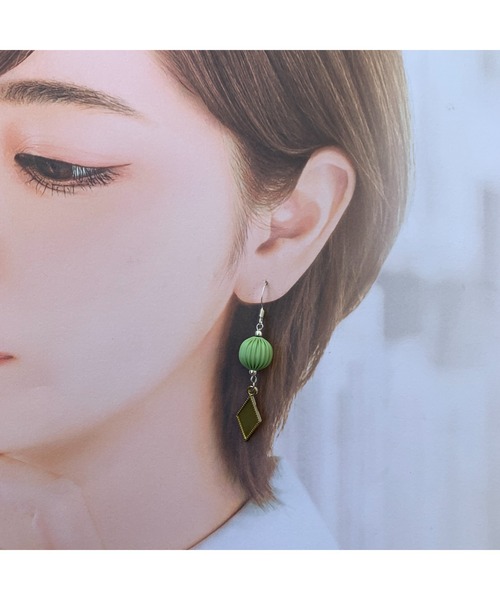 tone(トーン)の「【-lensa-】パステルカラーの木の実ピアス(MA)(ピアス(両耳用)・レディース・アイボリー/グリーン/ブルー・FREE)」の5枚目の写真