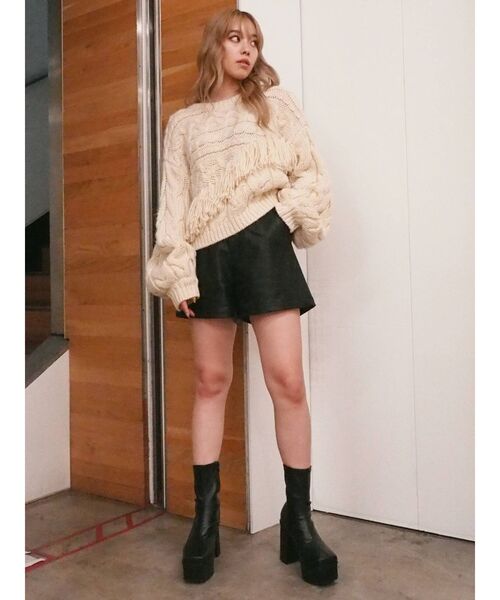 EVRIS（エヴリス）の「レザーライクタックショートパンツ（その他パンツ・レディース・アイボリー/グリーン/ブラック・SMALL/MEDIUM）」の10枚目の写真