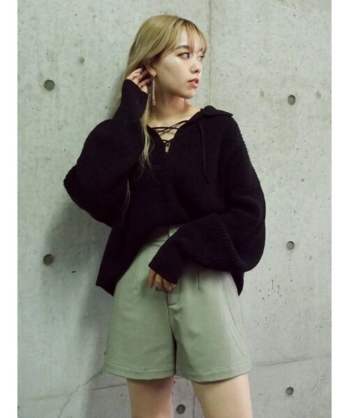 EVRIS（エヴリス）の「レザーライクタックショートパンツ（その他パンツ・レディース・アイボリー/グリーン/ブラック・SMALL/MEDIUM）」の12枚目の写真