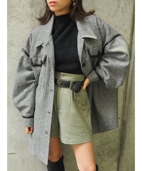 EVRIS（エヴリス）の「レザーライクタックショートパンツ（その他パンツ・レディース・アイボリー/グリーン/ブラック・SMALL/MEDIUM）」の15枚目の写真