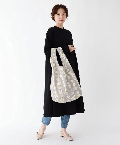 one'sterrace(ワンズテラス)の「マルシェバッグ フラワー(エコバッグ/サブバッグ・レディース・グレー系・99)」の7枚目の写真
