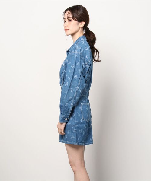A BATHING APE(アベイシングエイプ)の「SHARK PATTERN DENIM ONEPIECE L(ワンピース・レディース・インディゴブルー・SMALL/X-SMALL)」の2枚目の写真