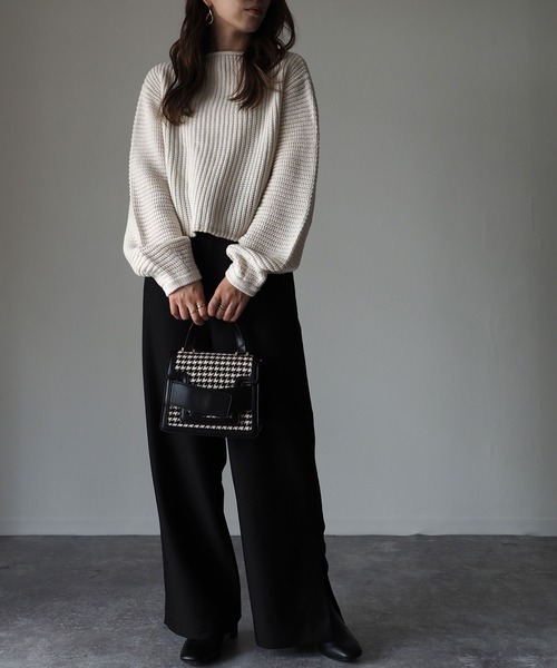 Riberry(リベリー)の「配色ステッチ入りショートニット(ニット/セーター・レディース・ベージュ/ブラウン/オフホワイト・MEDIUM)」の4枚目の写真