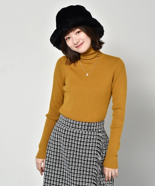 RETRO GIRL(レトロガール)の「リブタートルニット(ニット/セーター・レディース・ライトグレー/ブラック/オフホワイト/グリーン/マスタード・FREE)」の5枚目の写真