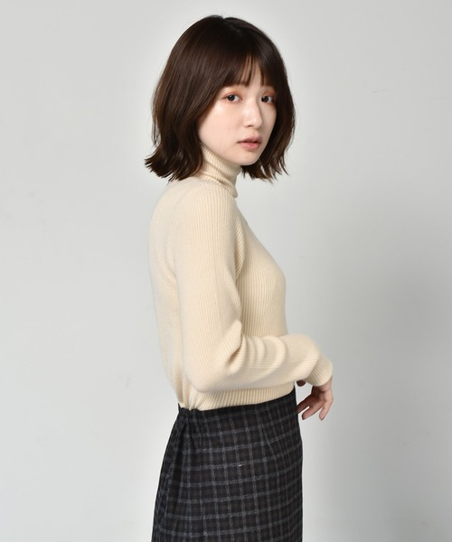 RETRO GIRL(レトロガール)の「リブタートルニット(ニット/セーター・レディース・ライトグレー/ブラック/オフホワイト/グリーン/マスタード・FREE)」の8枚目の写真