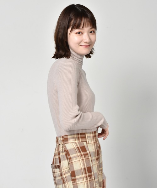 RETRO GIRL(レトロガール)の「リブタートルニット(ニット/セーター・レディース・ライトグレー/ブラック/オフホワイト/グリーン/マスタード・FREE)」の12枚目の写真